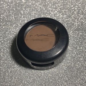 Single MAC eyeshadow pot